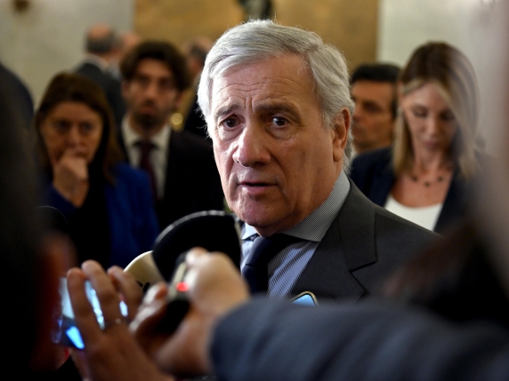 Hormuz, Tajani e il no della Ue a Trump: «La sicurezza delle navi si ottiene con il dialogo. L’Italia avrà un ruolo»